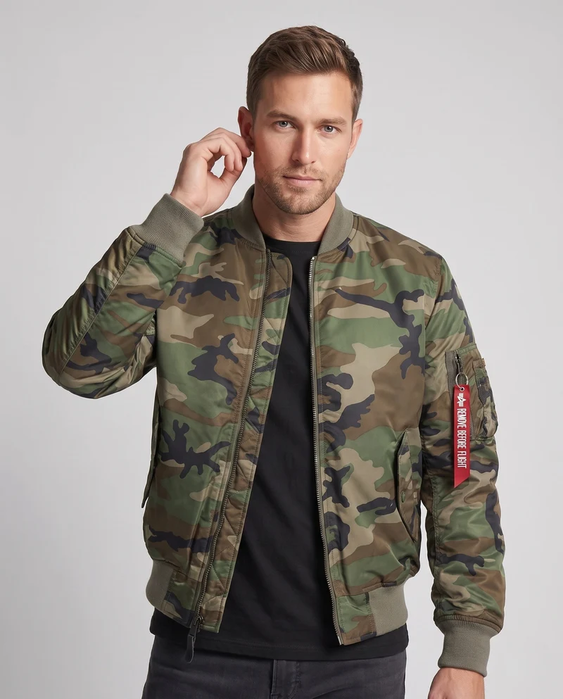 Herren Camouflage-Bomberjacke im Pilotenstil mit Armtasche und gerippten Bündchen Drune