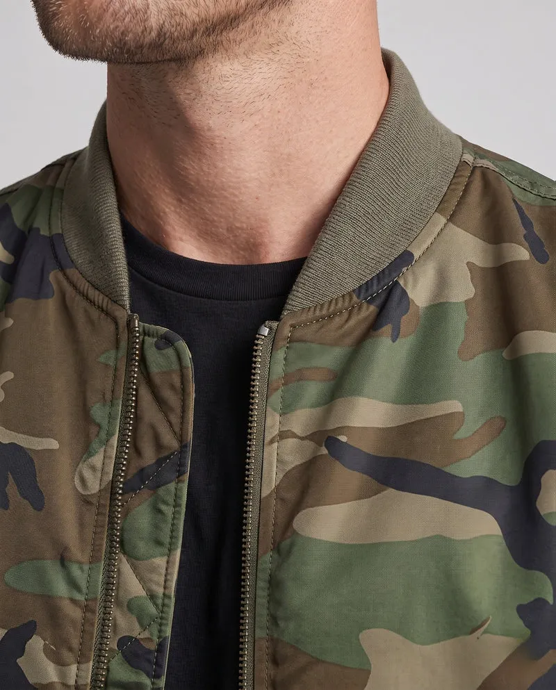 Herren Camouflage-Bomberjacke im Pilotenstil mit Armtasche und gerippten Bündchen Drune