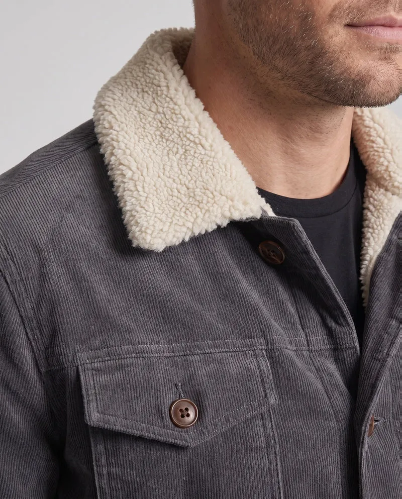 Herren Cordjacke im Trucker-Stil mit ganzflächigem Sherpa-Futter und Teddy-Kragen Drune