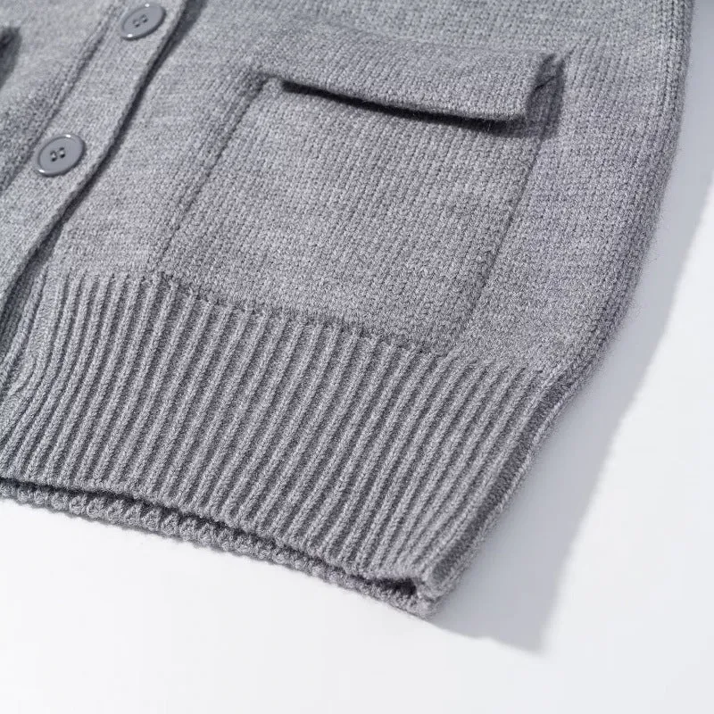 Damen Strickcardigan mit großem Schalkragen, Knopfleiste und aufgesetzten Taschen Drune