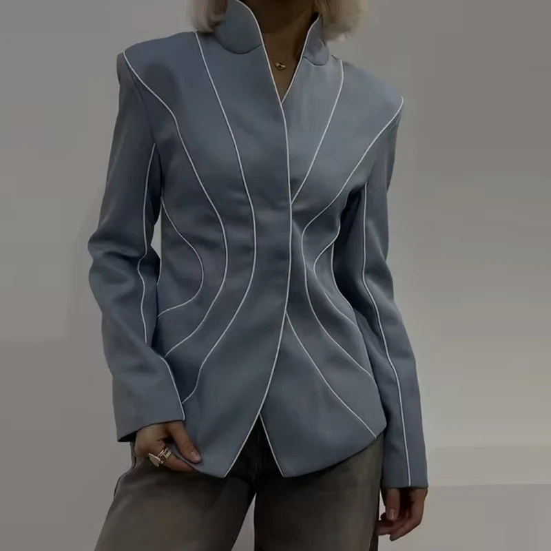 Damen Skulpturale Taillierte Blazerjacke mit Stehkragen und Zierpaspeln Drune