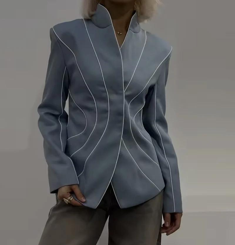 Damen Skulpturale Taillierte Blazerjacke mit Stehkragen und Zierpaspeln Drune