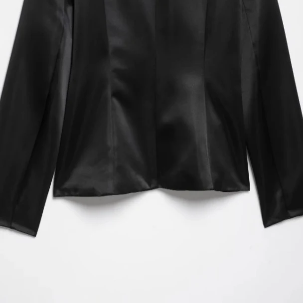 Damen Satinbluse mit Mandarinkragen und dekorativen Knotenverschlüssen Drune