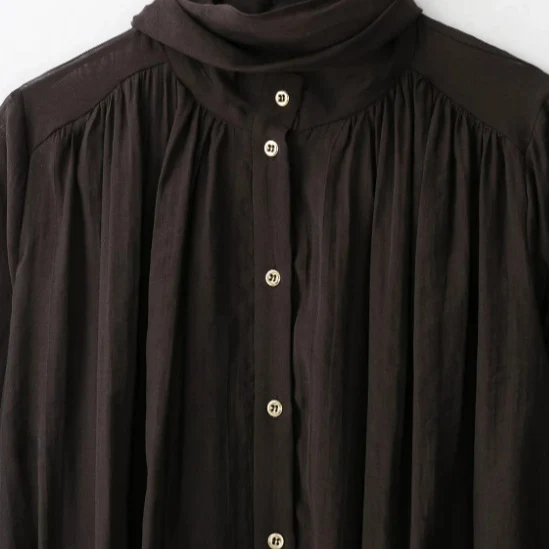 Damen Locker fallende Chiffon‑Bluse mit Schalkragen, Knopfleiste und Ballonärmeln Drune