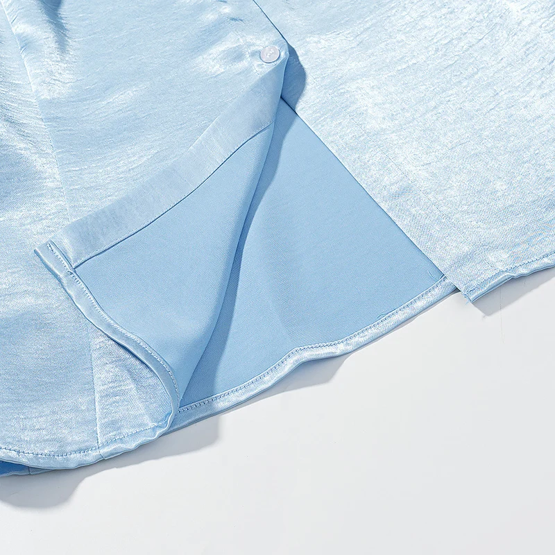 Damen Satinbluse mit taillierten Teilungsnähten, durchgehender Knopfleiste und breiten Manschetten Drune