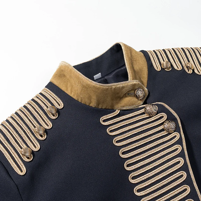 Damen Kurzblazer im Marschall-Stil mit verzierten Goldgalons und Stehkragen Drune
