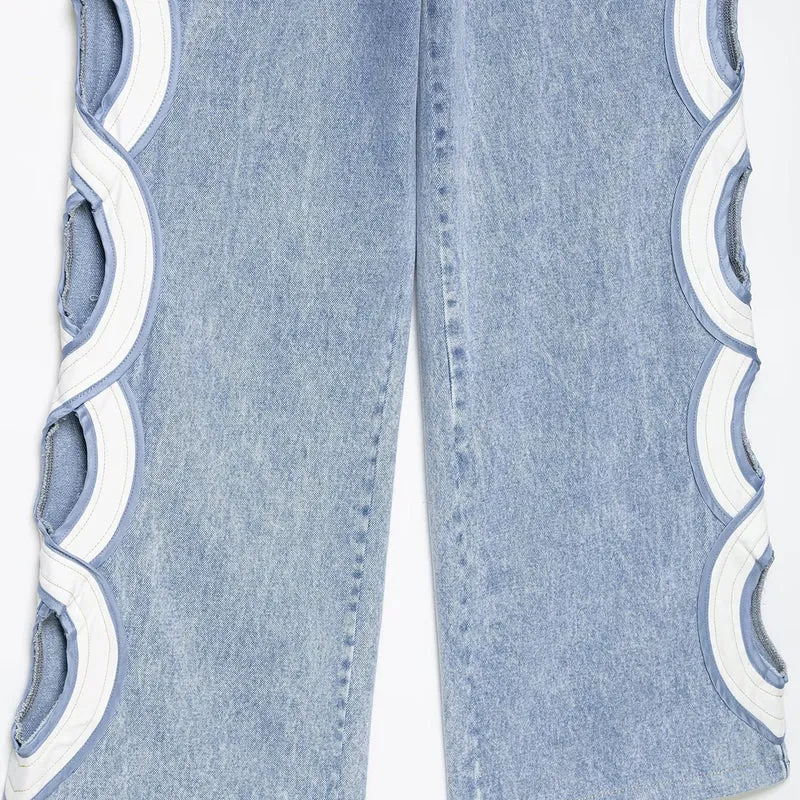 Damen High-Waist-Jeans mit ausgestellter Weitbein-Silhouette und seitlichen Kreis-Applikationen Drune