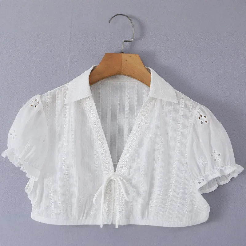 Damen Broderie-Anglaise Bluse mit Puffärmeln, Taillenbetonung und vorderer Bindung Drune