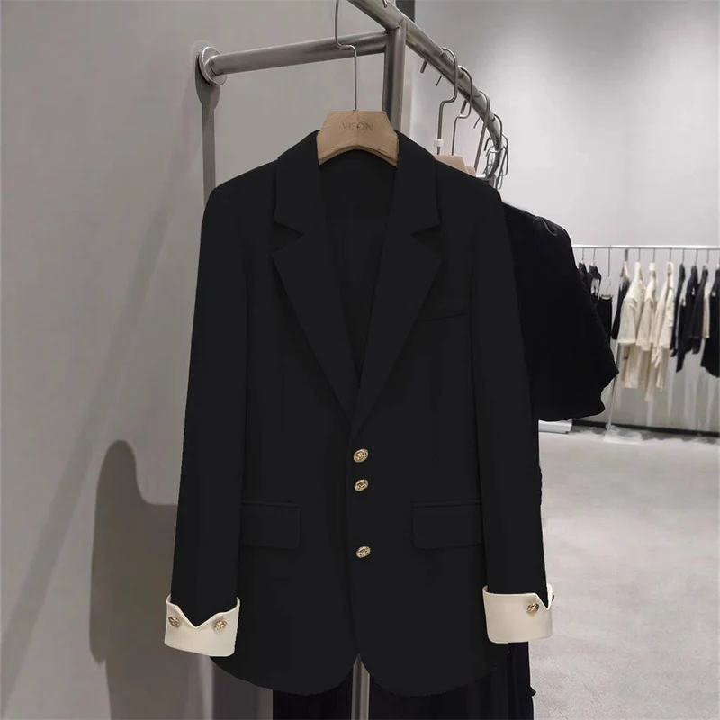 Damen Eleganter Blazer mit goldenen Knopfdetails Drune
