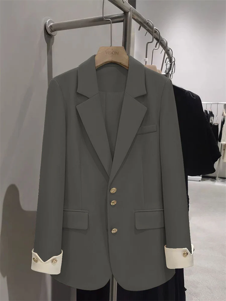 Damen Eleganter Blazer mit goldenen Knopfdetails Drune