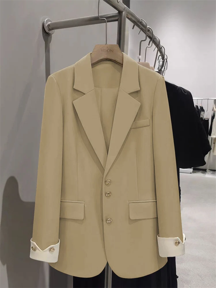 Damen Eleganter Blazer mit goldenen Knopfdetails Drune