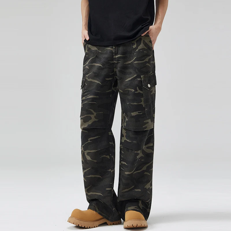 Herren Cargohose im weiten Baggy‑Cut mit Camouflage‑Print, Knieabnähern und Pattentaschen Drune