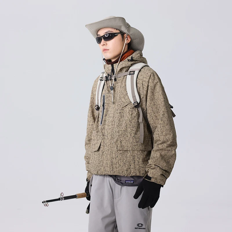 Herren Urban-Technical Field-Parka mit hochschließendem Kragen, schräge Brustpatte und verdeckten Reißverschlüssen Drune