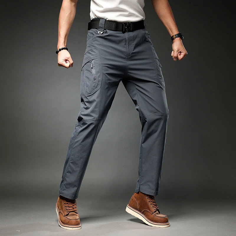 Herren Technische Trekkinghose mit wasserabweisender Oberfläche, ergonomischen Knieabnähern und Multifachtaschen Drune